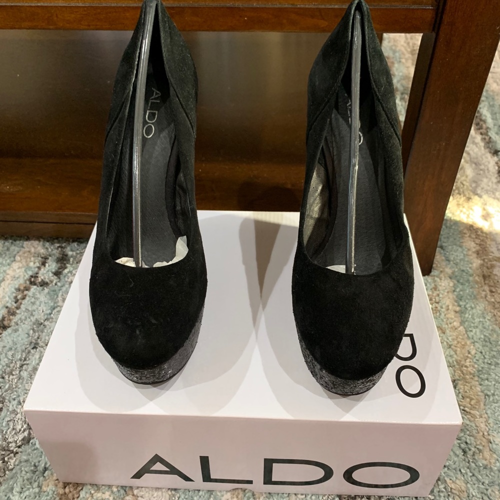 Aldo black wedges